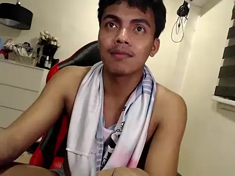 asianboyhunt live cam on StripChat