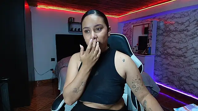 Camila_IRoose live cam on StripChat