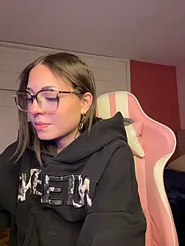 PrettyAmber live cam on StripChat