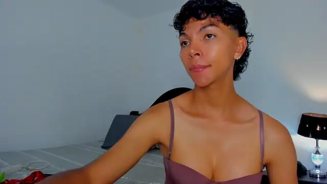 xhenisa_