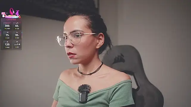 little-eli live cam on StripChat