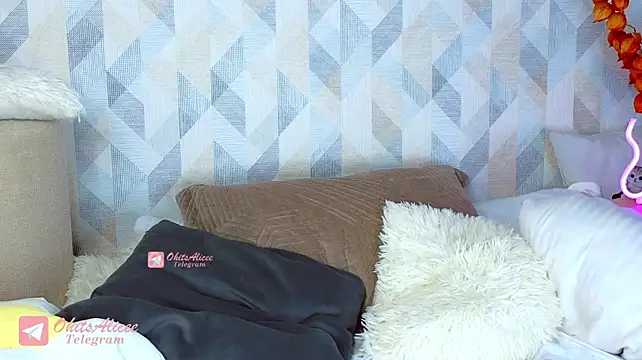 _OhitsMe live cam on StripChat