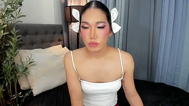 Hugecockasianprincess