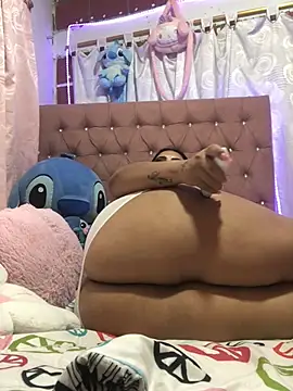 Rachellcooperrr live cam on StripChat