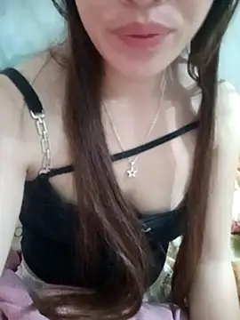 little-effy live cam on StripChat