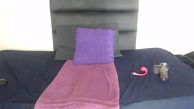 Ldidii live cam on StripChat