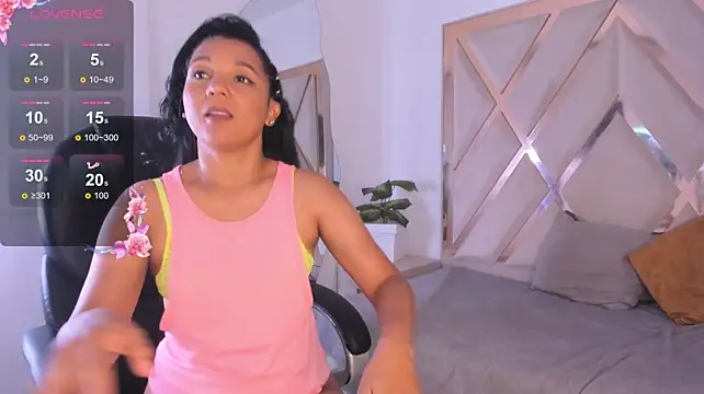 mayaluxe52 live cam on StripChat