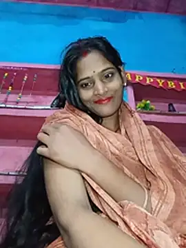 sanaam_hot