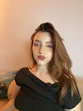 Anavi_ live cam on StripChat