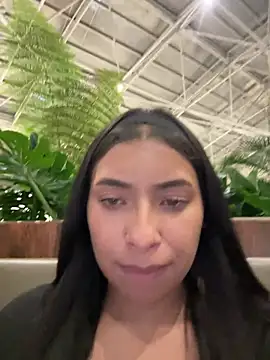 Yul_Nova live cam on StripChat