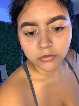 VanessaNaughty live cam on StripChat