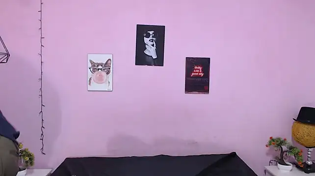tiberius_blaunch live cam on StripChat