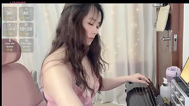 eunwoo_o (F mature) - 裸体开合跳1分钟