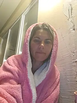 FeliciaKrige live cam on StripChat
