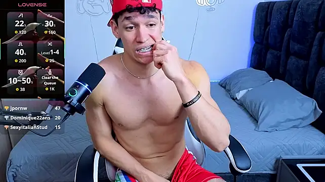 Luke_Muscle live cam on StripChat