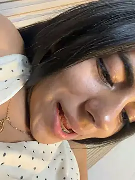 Lilybeeth live cam on StripChat