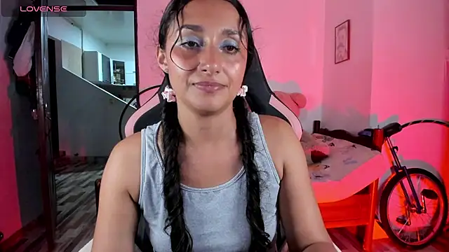 adrena_10 live cam on StripChat