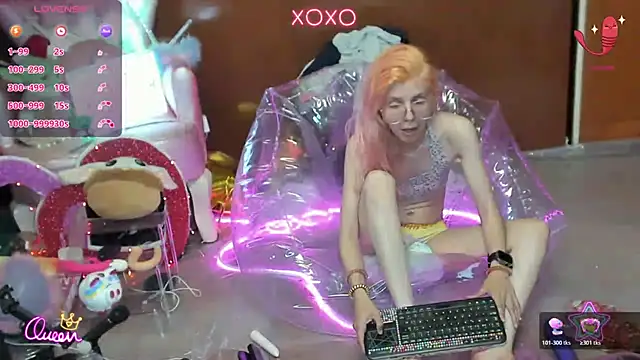 Skinygirl live cam on StripChat