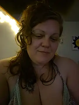 ticklesquirt live cam on StripChat