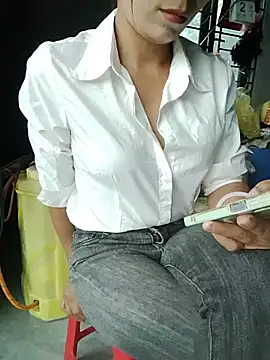 Thobaby112 live cam on StripChat