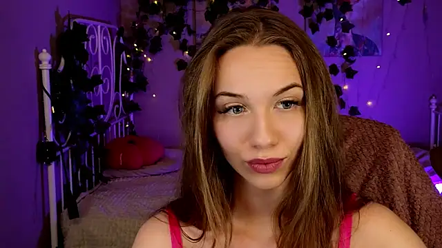 Cutie__Kitty live cam on StripChat