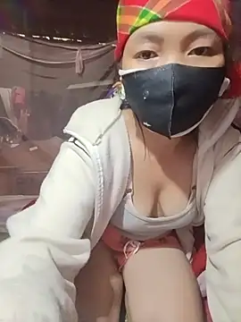 Hiha-nn live cam on StripChat