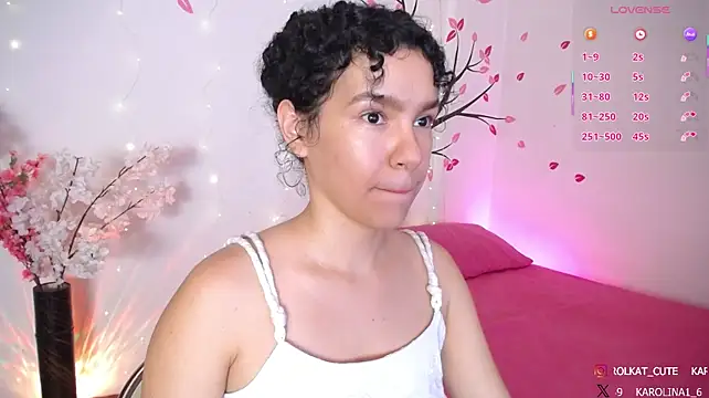 Karolina_1 live cam on StripChat