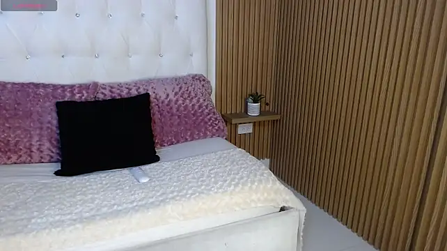GreciaEvanss live cam on StripChat