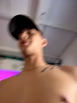 Stiven_neithan live cam on StripChat
