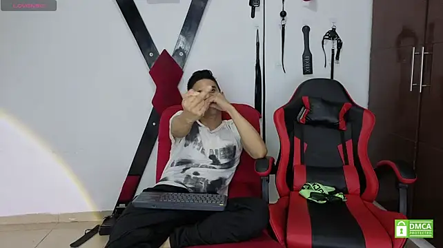 EliteBoysLive live cam on StripChat