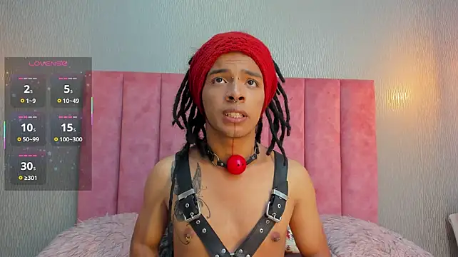 Lucas_jones live cam on StripChat