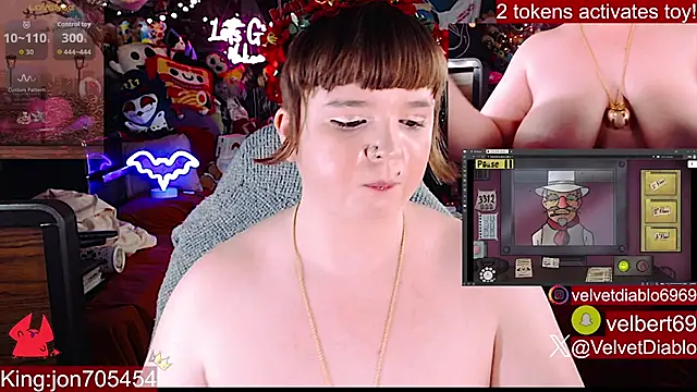 VelvetDiablo live cam on StripChat