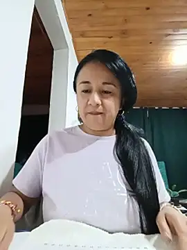_Dr-Luna_1 live cam on StripChat