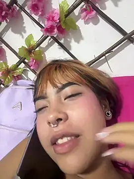 cotton_candyy33 live cam on StripChat