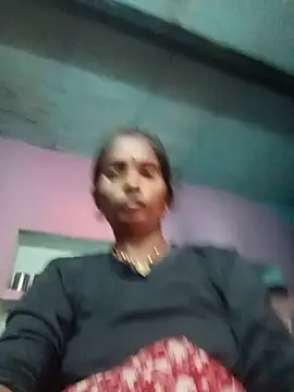 Rinee_suwanee live cam on StripChat