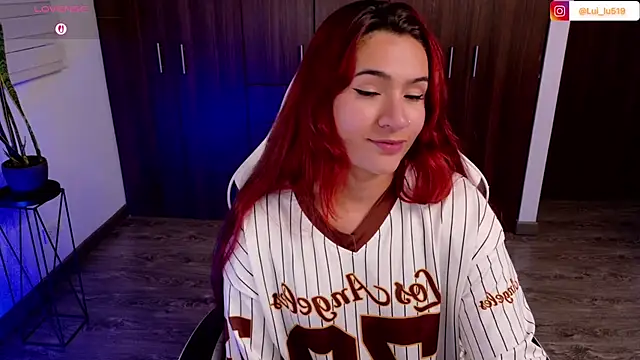 ImLui_lu live cam on StripChat
