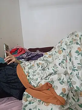 Linda-yiyi live cam on StripChat