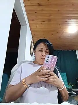_Dr-Luna_1 live cam on StripChat