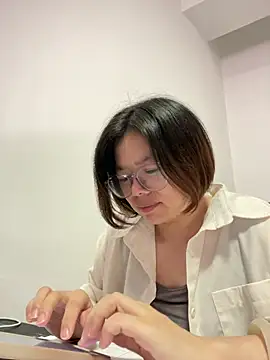 suning668 live cam on StripChat