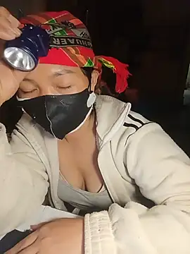 Hiha-nn live cam on StripChat