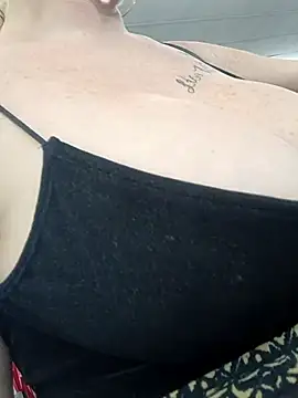 nakedgarbageperson (F young) - Cross the street 1titty out
