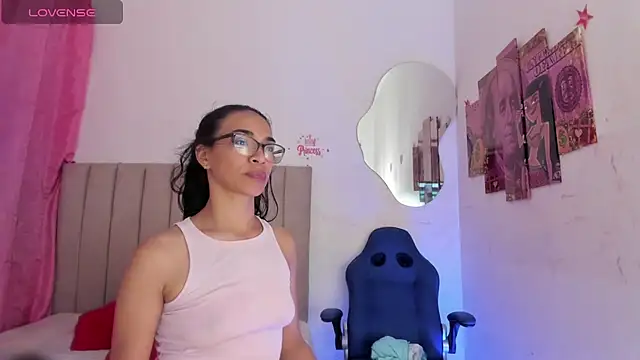 stacyfoxxx live cam on StripChat