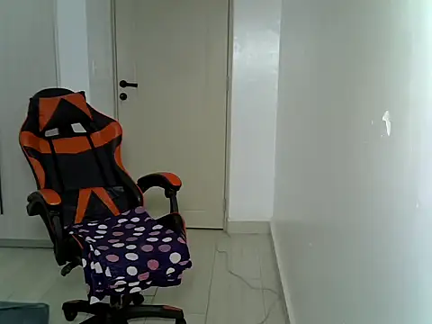 spot_curvy live cam on StripChat