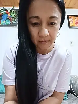 _Dr-Luna_1 live cam on StripChat