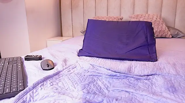 kata_hazel live sex cam