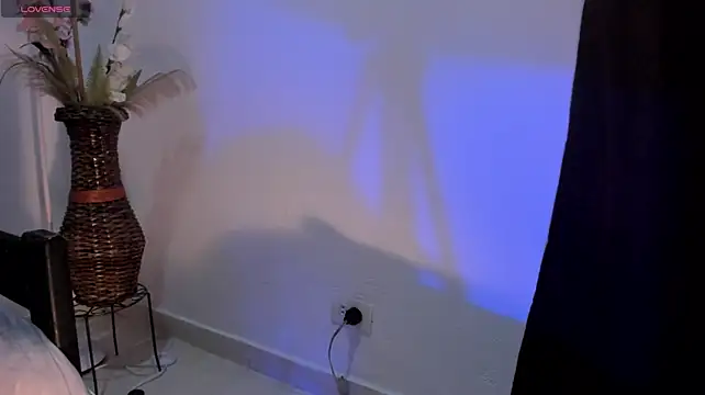 DollieHoney live sex cam