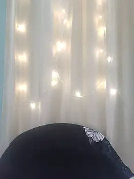 DESI-DOLLLL live cam on StripChat