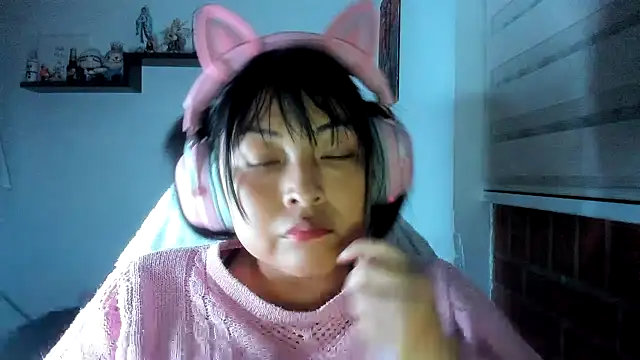 shaddycute_ (F milf) - Play with me by making my Lush vibrate.
