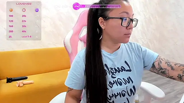 gentle_muse live cam on StripChat