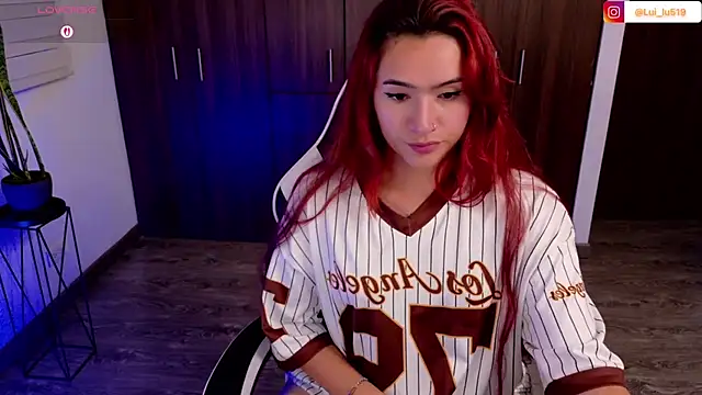 ImLui_lu live cam on StripChat